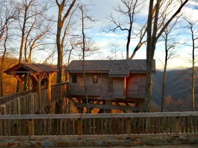 Primland’s Barn Owl Tree House is situated in the strong limbs of an old and beautiful tree perched on a scenic ridge that offers stellar views of Roaring Creek Gorge and Pilot Mountain North Carolina in the distance. 