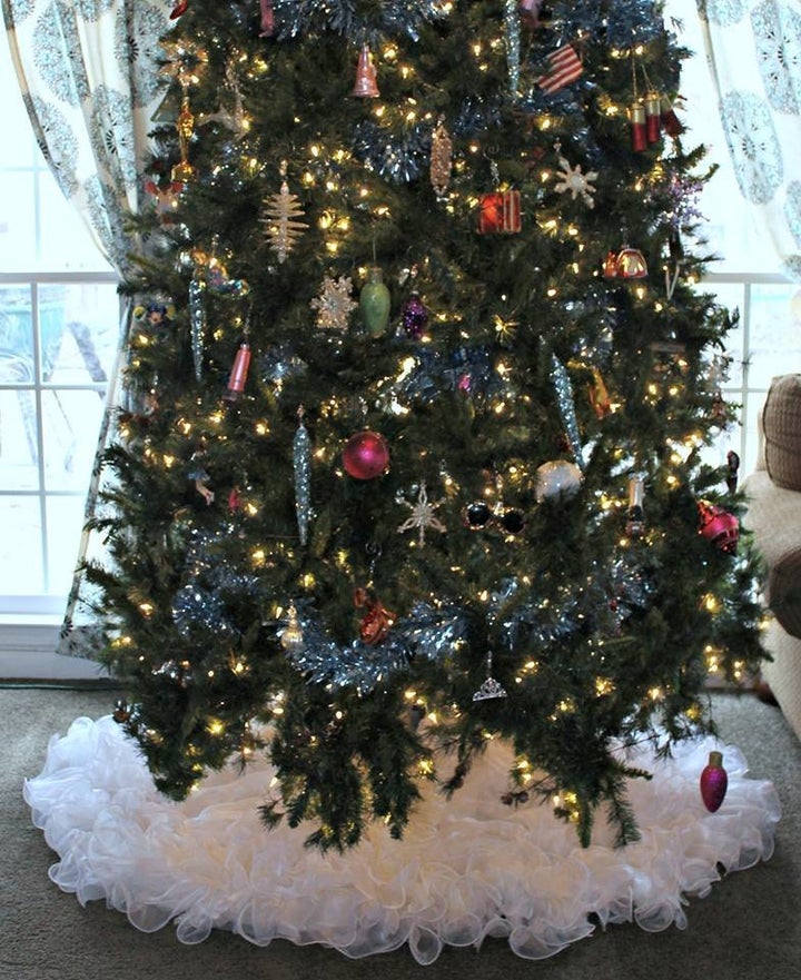 "There’s not one stitch in the whole thing. Anyone could do it," Tess told <a href="http://abcnews.go.com/Lifestyle/woman-turns-1980-wedding-dress-fluffy-christmas-tree/story?id=44059792" target="_blank">ABC News.</a>
