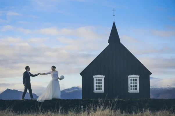 Bryce Harper's Wedding Tuxedo Was Lined With Fiancee's Photos