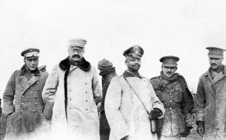 <strong>British officers from Northumberland Hussars meeting their German counterparts in No Man's Land</strong>