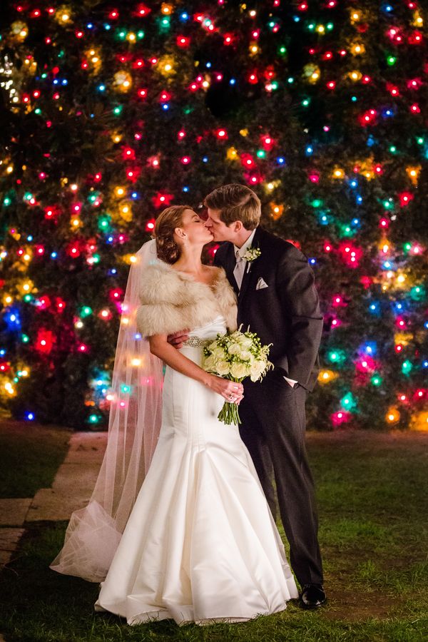 21 Festive Wedding Photos That Are Pure Holiday Magic  HuffPost