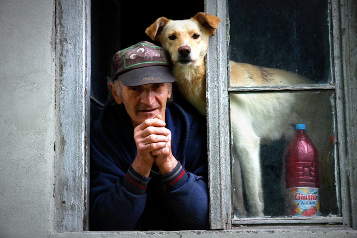 <p><em>Studies show the positive effect of pets on senior health and wellness</em></p>