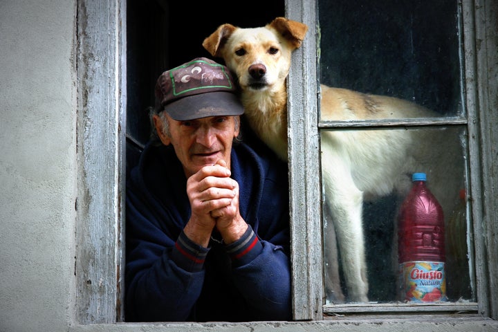 Studies show the positive effect of pets on senior health and wellness