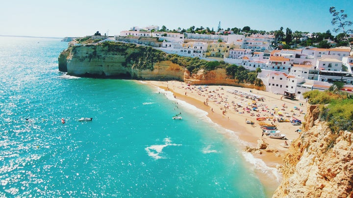 I hope you(´ll) have a lovely time in Portugal.