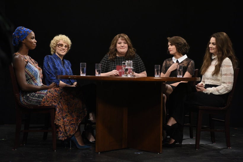 Sasheer Zamata, Kate McKinnon, Aidy Bryant, Cecily Strong, and Margot Robbie on <em>Saturday Night Live</em>.