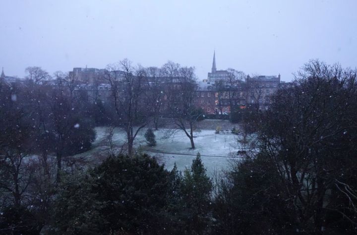 <strong>Snow falls on Edinburgh on Boxing Day </strong>