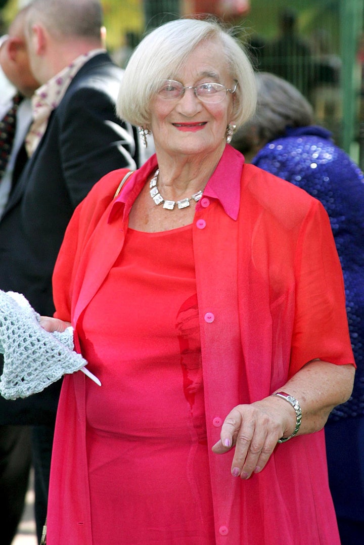 <strong>Liz Smith</strong>