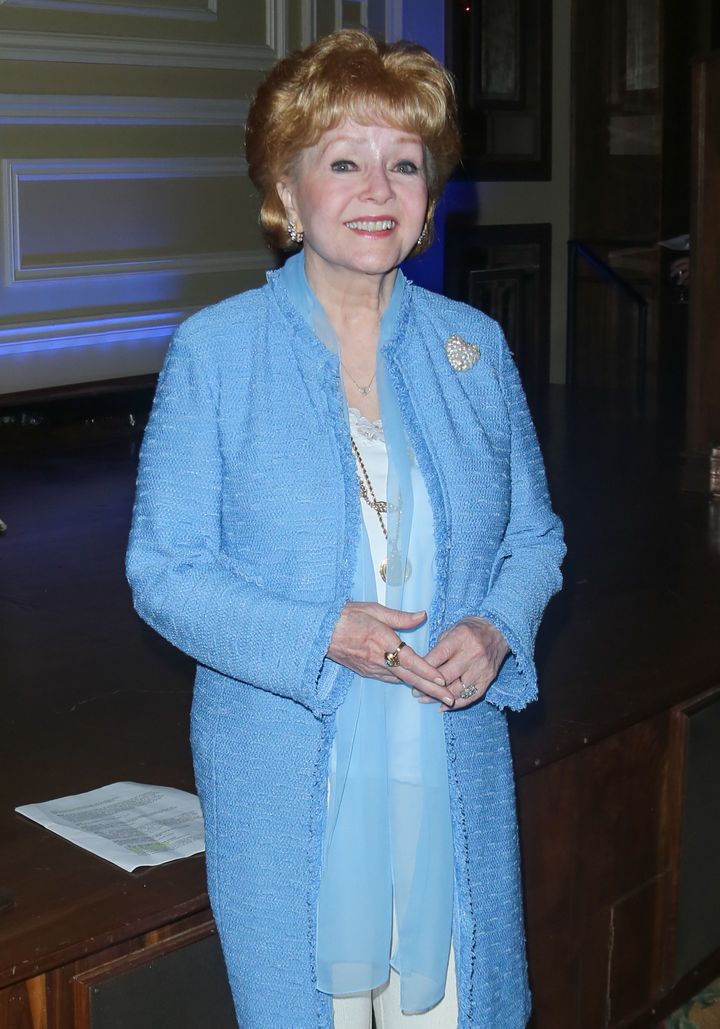 <strong> Debbie Reynolds</strong>