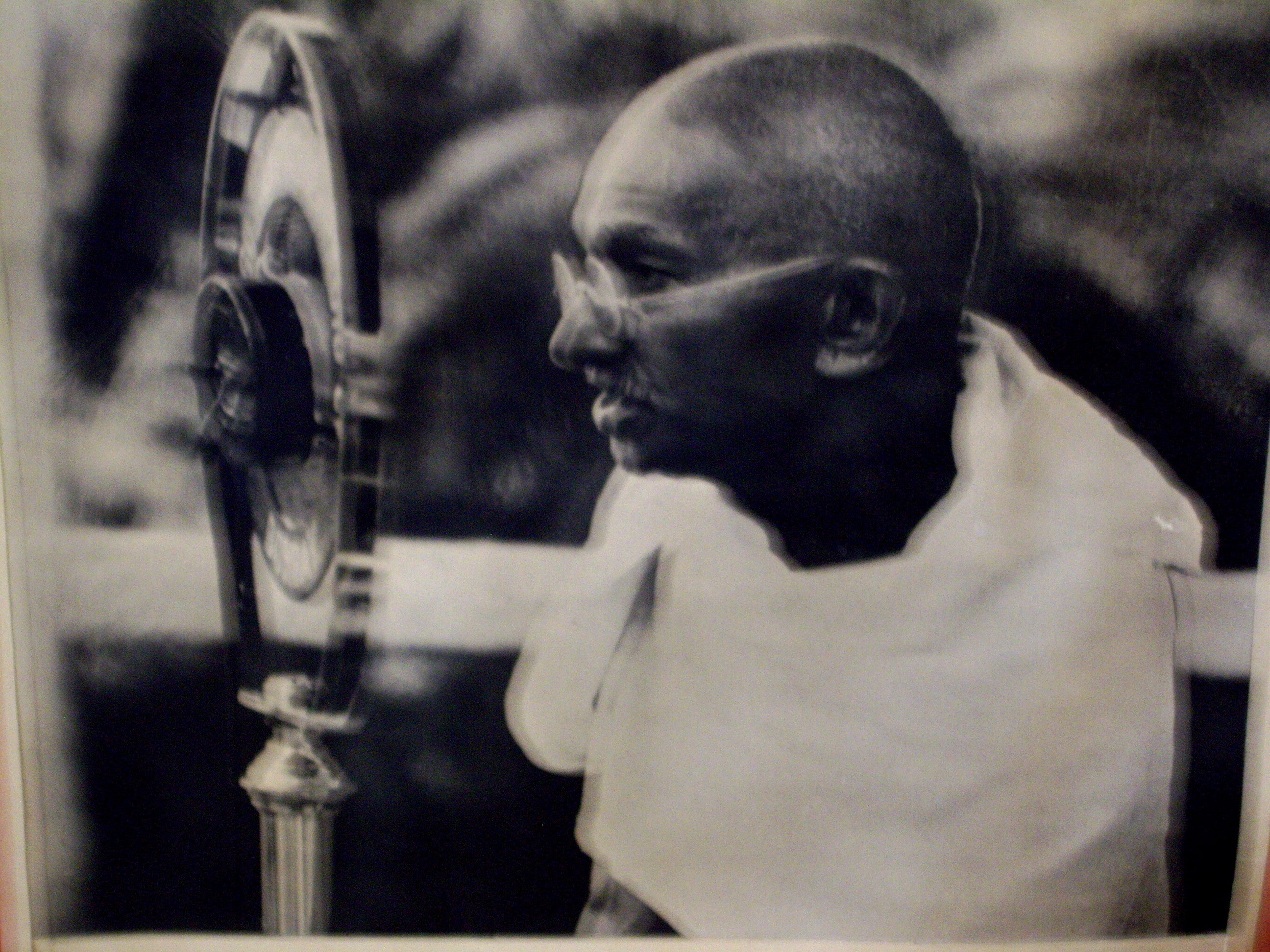 gandhi eating sugar story