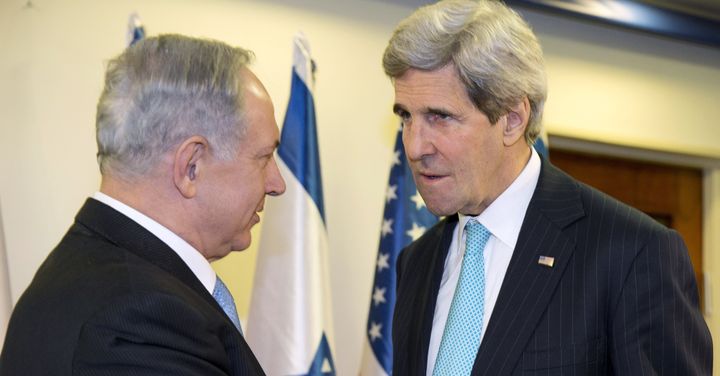 US Secretary of State John Kerry (R) meets with Israeli Prime Minister Benjamin Netanyahu in Jerusalem on March 31, 2014.