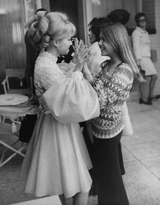 Carrie Fisher died on December 27, 2016. One day later her mother, Debbie Reynolds, followed her. Some say it was of a broken