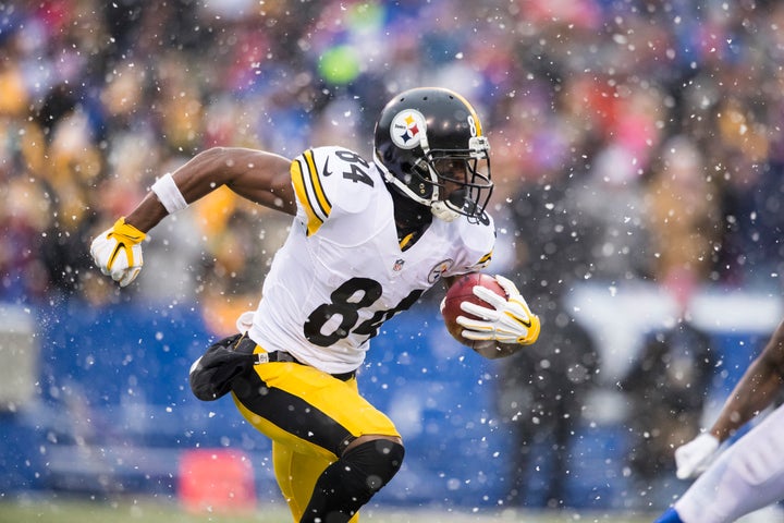 The Pittsburgh Steelers' sensational wide receiver, Antonio Brown, amassed 106 catches and 12 touchdown catches this season,