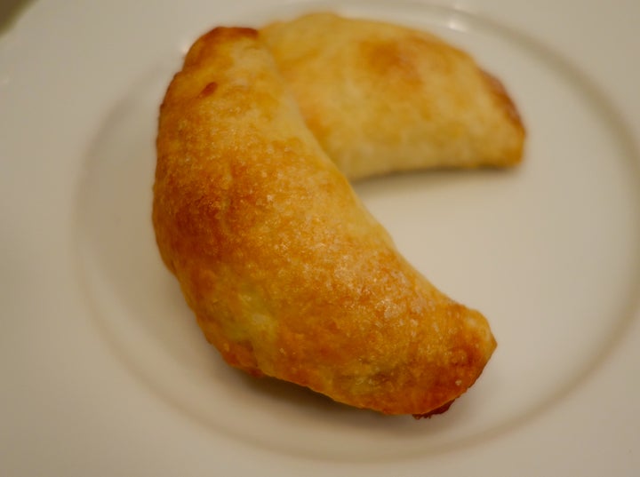 <p>These are applesauce-filled, but the idea is the same</p>