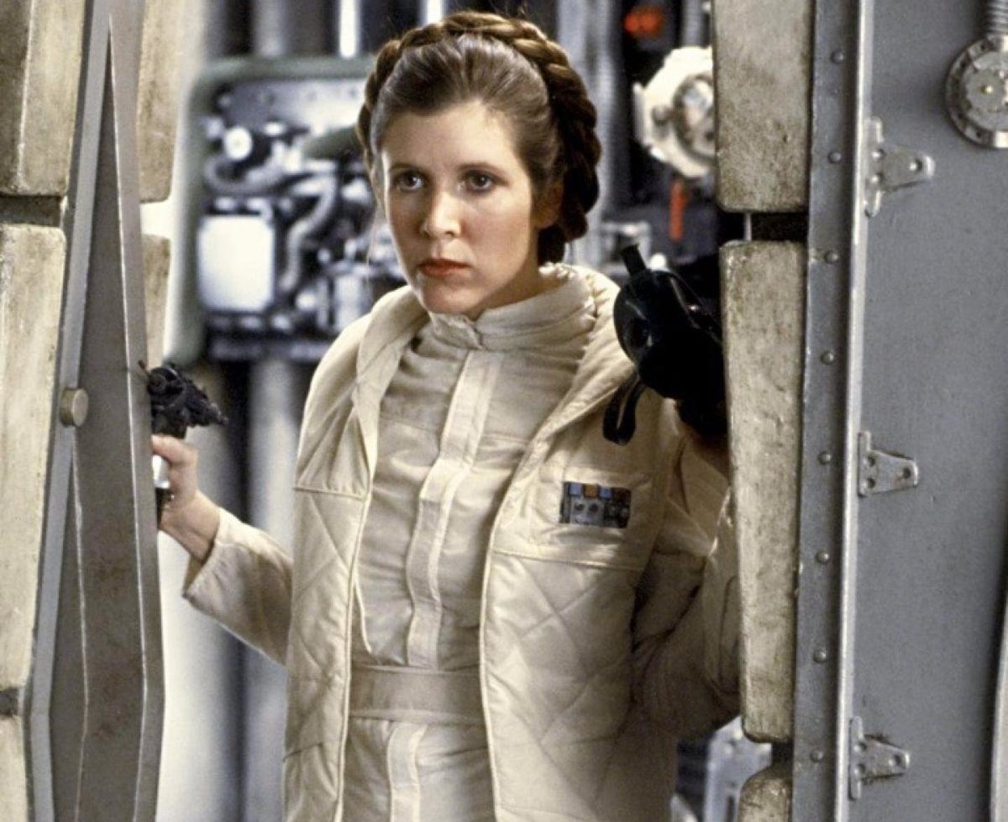 Carrie Fisher Once Made Mark Hamill Try On Her White 'Star Wars
