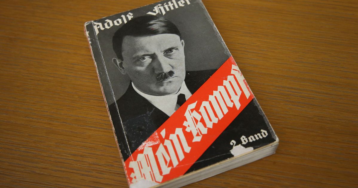 Май камф. Книжка Гитлера майн кампф. Книга Гитлера Mein Kampf.