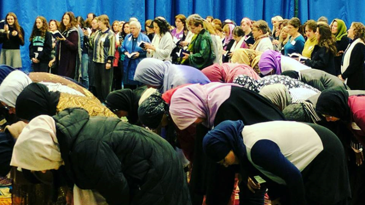 <p>Muslim and Jewish women perform prayers during the 3rd annual conference of the Sisterhood of Salaam-Shalom.</p>