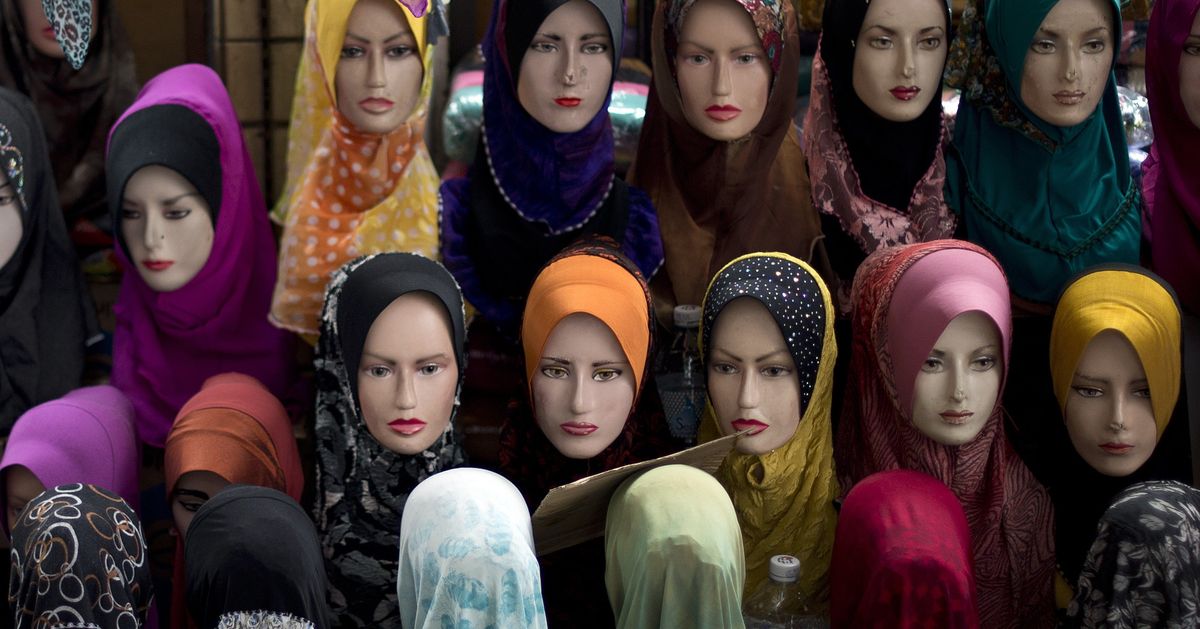 Best 15 Ideas to Organize your Hijab for Daily Wear