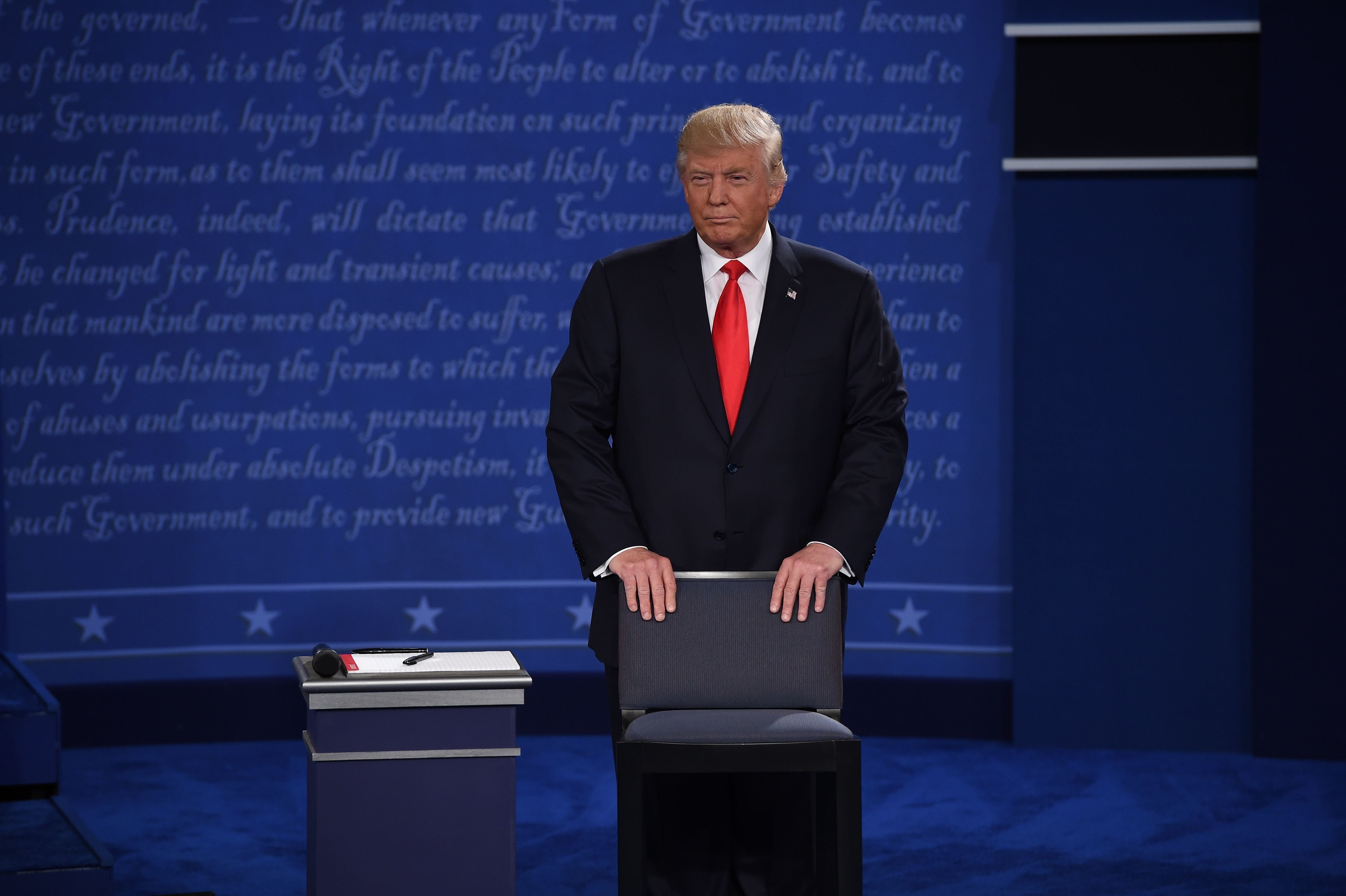 Donald Trump Fell In Love With His Debate Chair Right Before Our Eyes ...