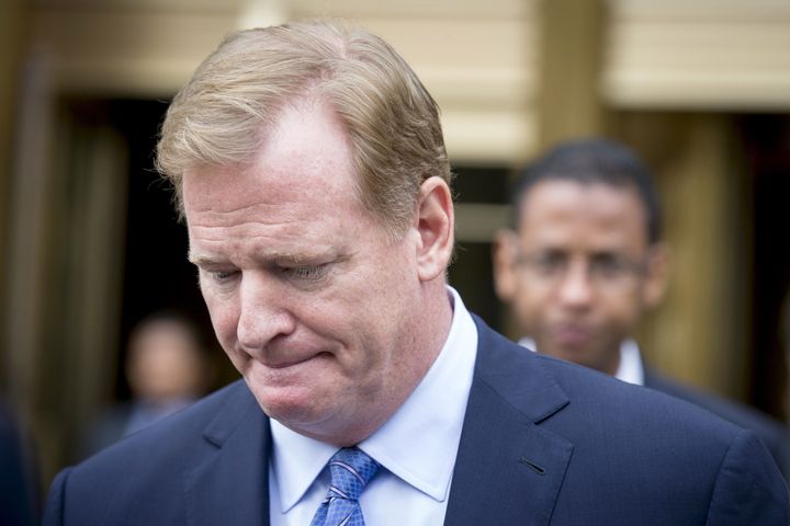 NFL Commissioner Roger Goodell exits the Manhattan Federal Courthouse in New York, August 31, 2015.