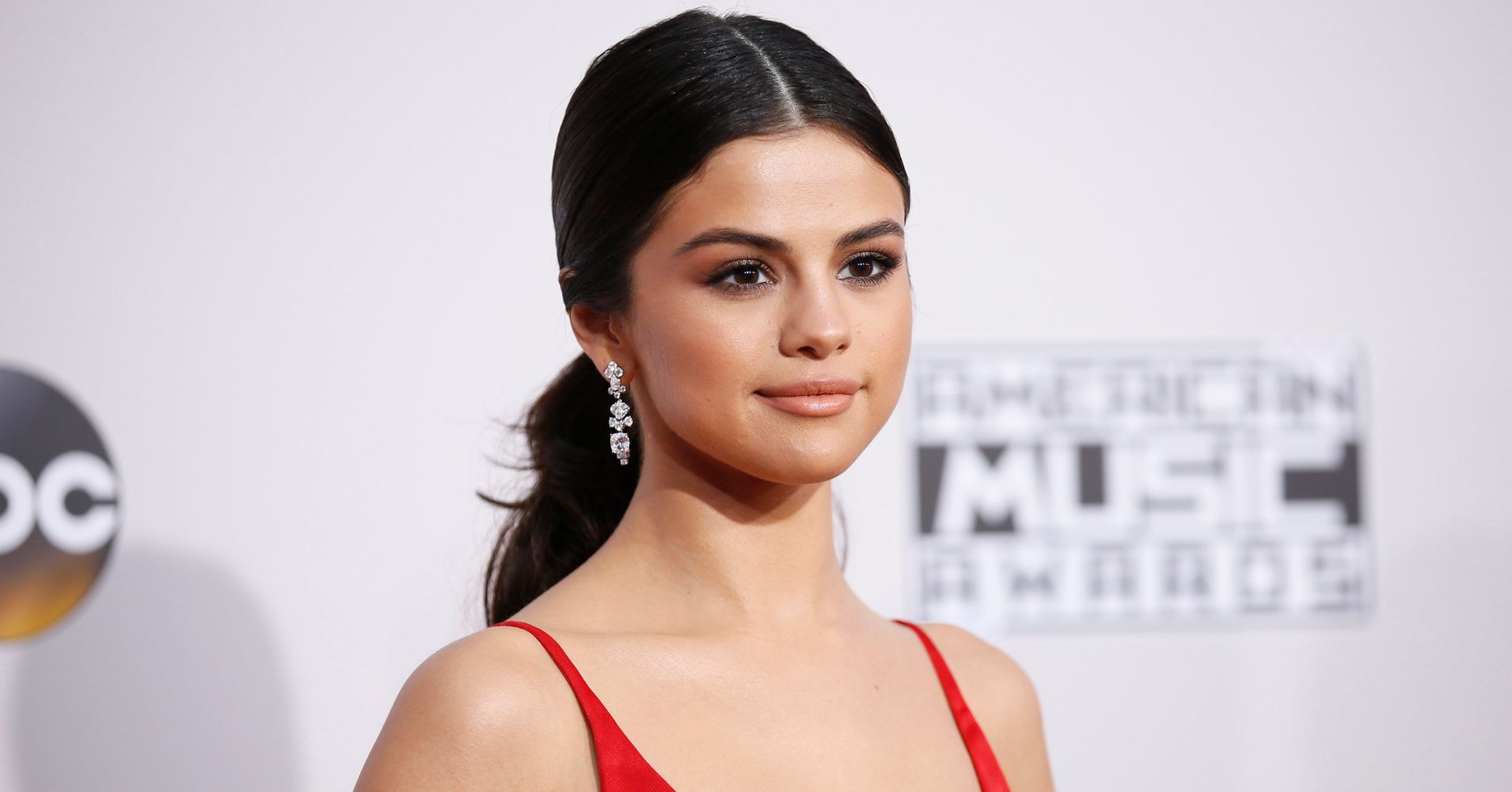 Why Selena Gomez Loves Those Wonderful Lesbian Rumors Huffpost
