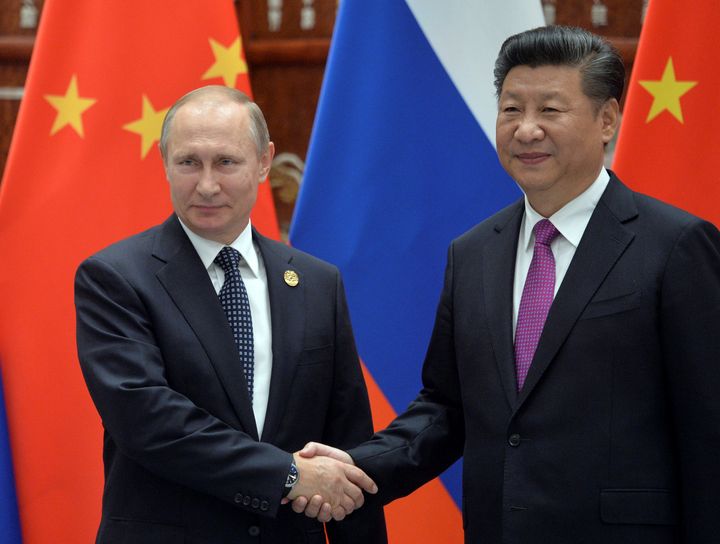 Russian President Vladimir Putin meets with his Chinese counterpart Xi Jinping at the G20 Summit. Hangzhou, China. Sept. 4, 2016.
