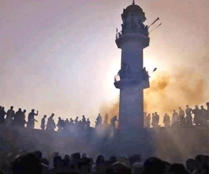 <p>A charged mob of around 1,000 besieged and burned down an Ahmadiyya Mosque in Chakwal, Punjab on December 12, 2016, on the occasion of the birthday of the Prophet Muhammad. </p>