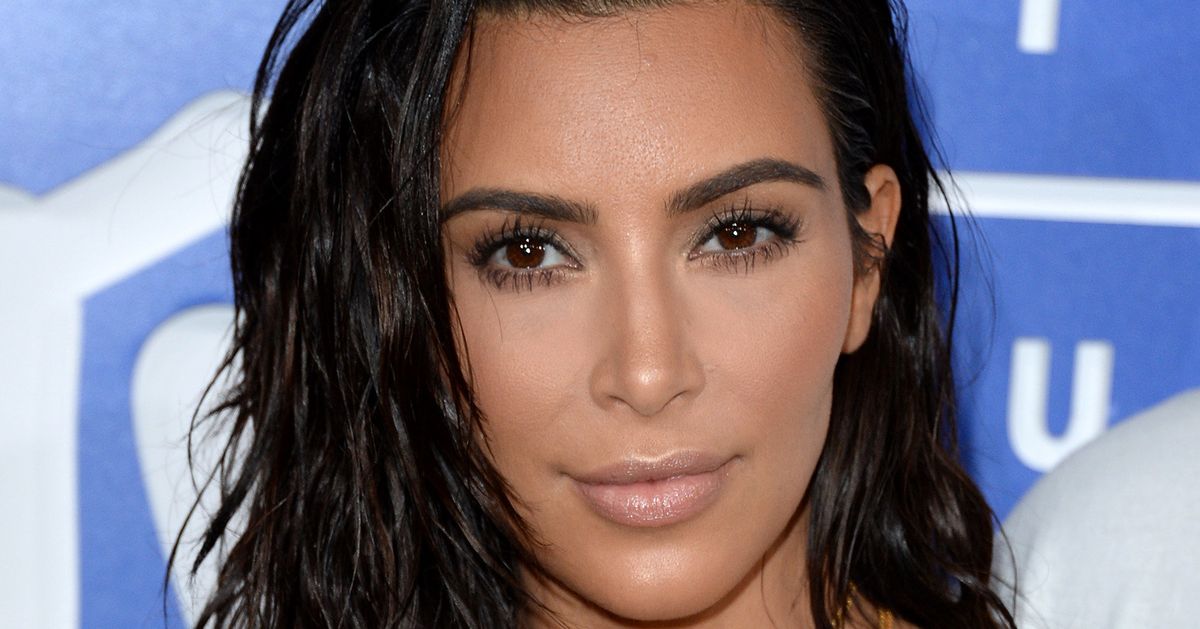 Kim Kardashian Is Back On The Town And Her Look Is Interesting Huffpost Uk Style And Beauty