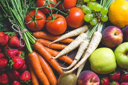 <p><strong>Journaling provides the awareness to decide which foods are and aren’t serving you.</strong></p>