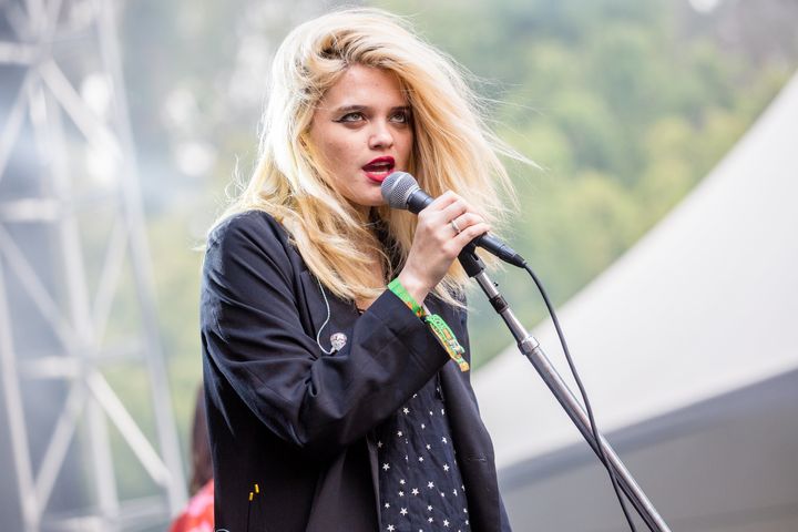 Sky Ferreira responded to a sexist column written about her in a series of 25 tweets.