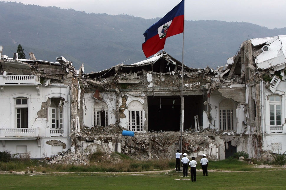 Resultado de imagem para Following the 2010 earthquake in Haiti