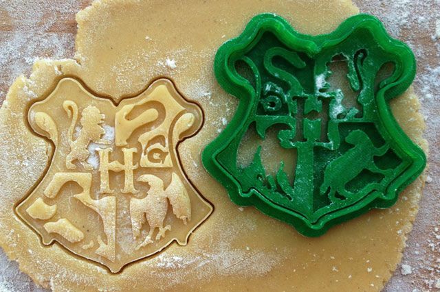 Minimalistic Harry Potter Cookie Cutter by martellaj