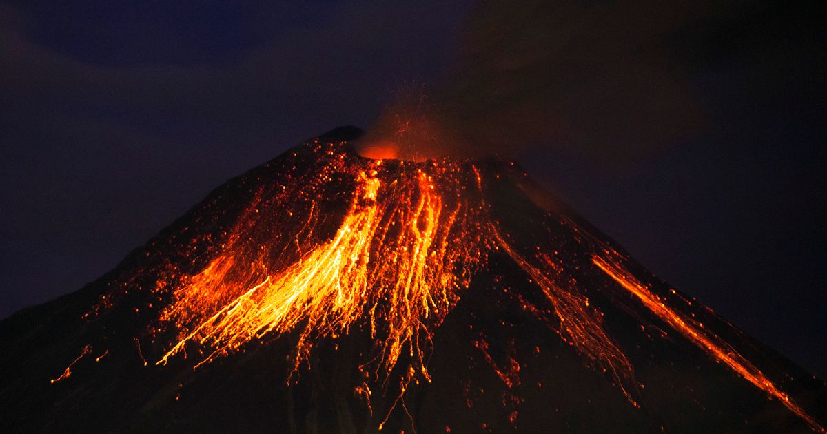 See The Fiery Eruption Of Ecuador Volcano | HuffPost Voices