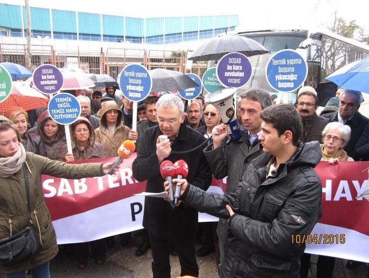 <p>Turkish Medical Association protesting coal power plant in Bursa, Turkey.</p>