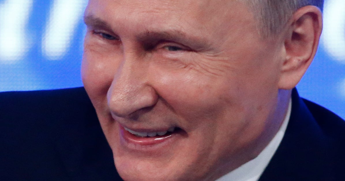 Ухмыляться это. Путин Владимир Владимирович. Путин Владимир Владимирович смеется. Путин улыбается. Путин улыбка.
