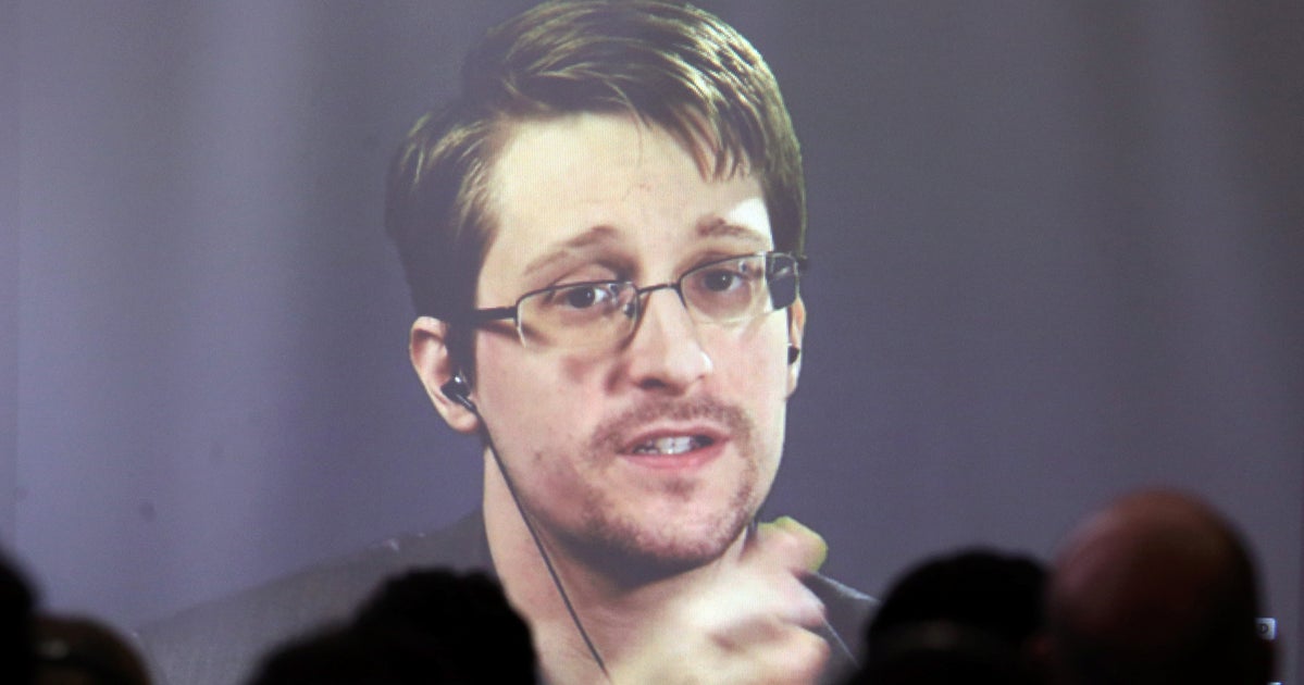 сноуден находится