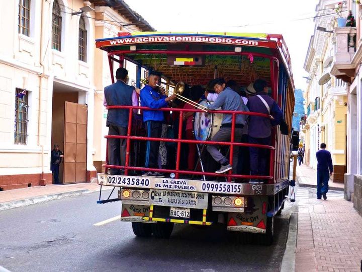 Chivas: the ultimate party bus in Quito