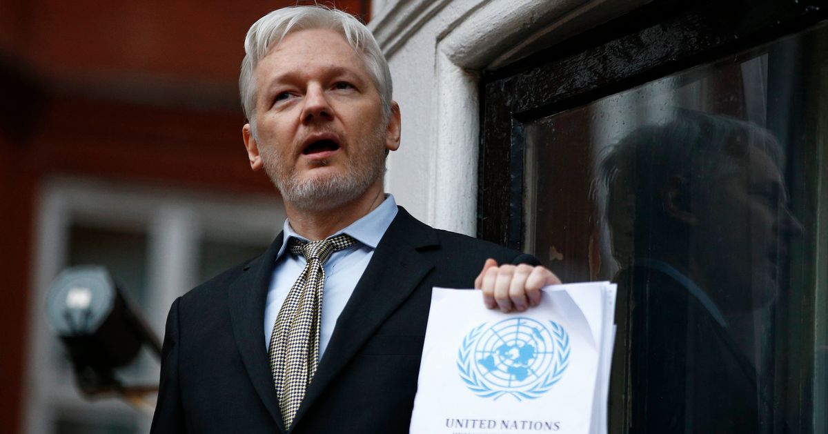 Викиликс что это. Джулиан Ассанж анонимус. Wikileaks. Wikileaks 2010. Викиликс начальник.