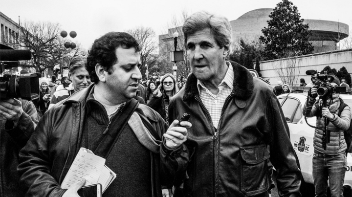 <p>“Oh hai John Kerry.”</p>