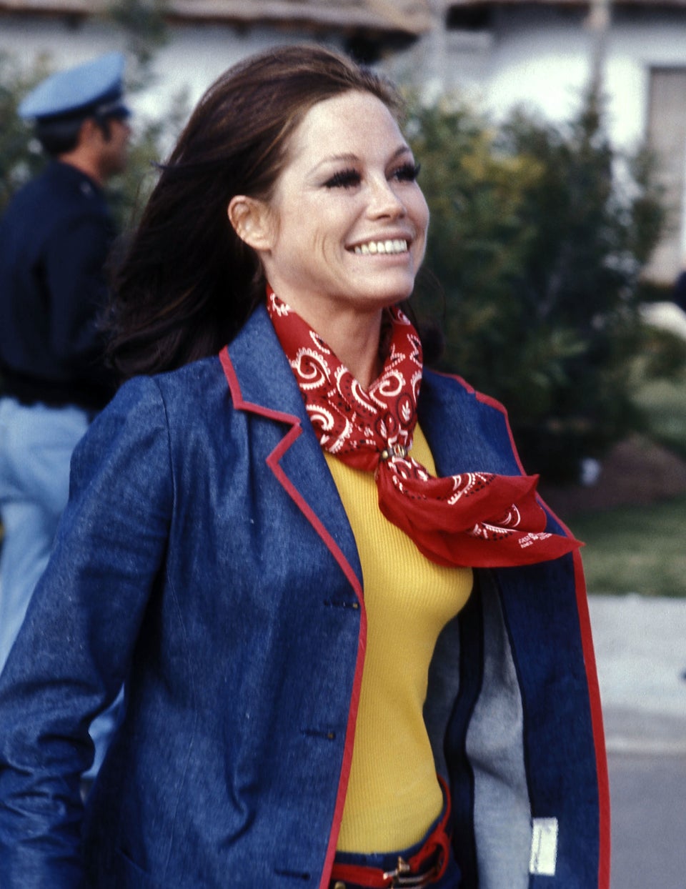 How Mary Tyler Moore Turned The World On With Her Style Huffpost Life