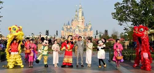 <p>Philippe Gas (He’s the one standing next to Goofy) — general manager of the Shanghai Disneyland Resort — presided over this morning’s Chinese Lion ceremony at that theme park.</p>