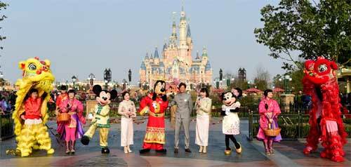 Philippe Gas (He’s the one standing next to Goofy) — general manager of the Shanghai Disneyland Resort — presided over this morning’s Chinese Lion ceremony at that theme park.