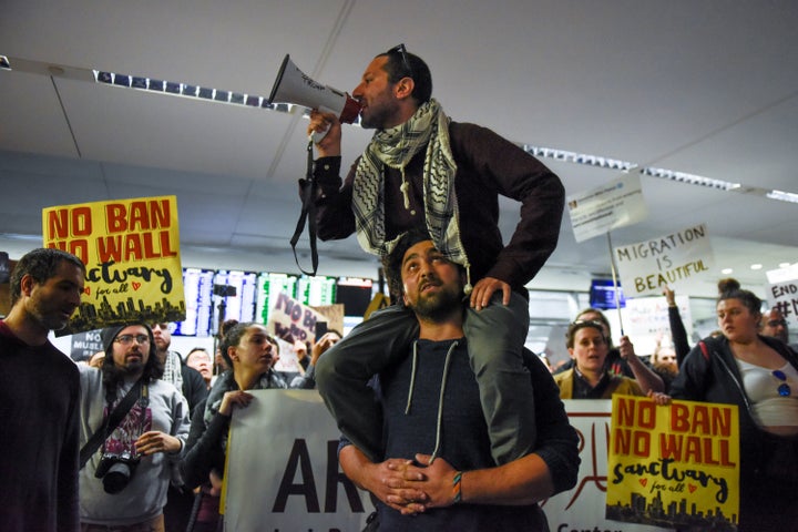 San Francisco protesters crank up the volume.