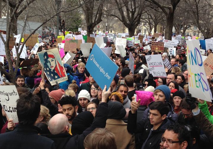 Thousands rally against president Trump’s Executive Order on visa bans from seven predominantly Muslim countries. This in Washington DC today. 