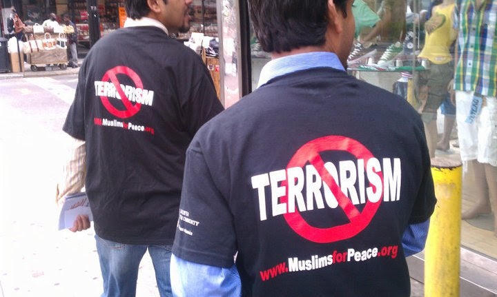 <p>After the failed Times Square bombing, distributing 'Muslims for Peace' fliers in downtown Newark, NJ.</p>