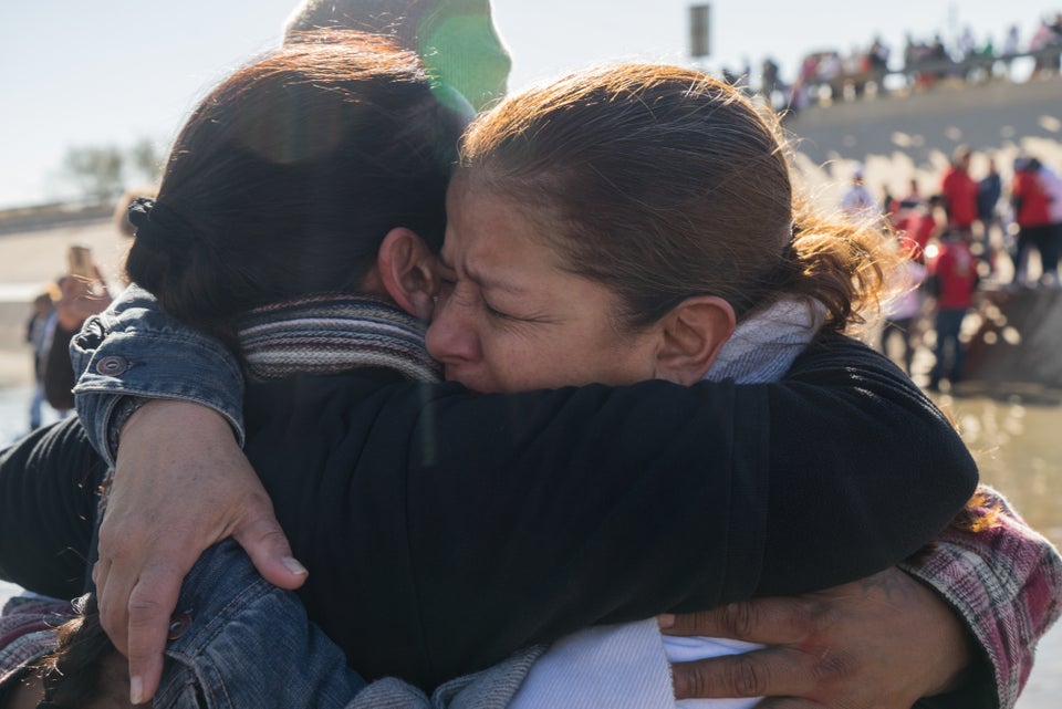 These Families Wanted 'Hugs Not Walls' As They Reunited At The Border ...