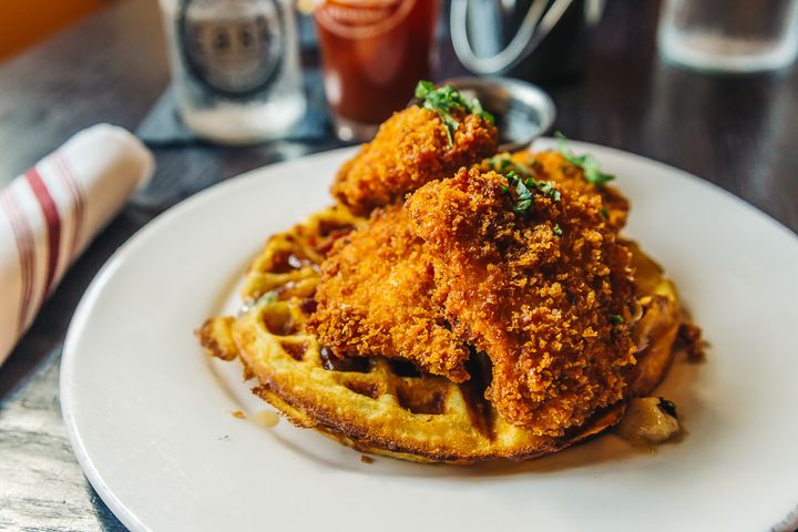 DELICIOUS CHICKEN & WAFFLES AT CASK SOCIAL KITCHEN 
