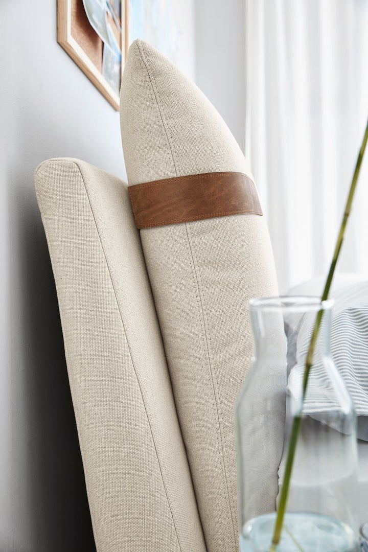 <p>A detail of the Montreal bed.</p>