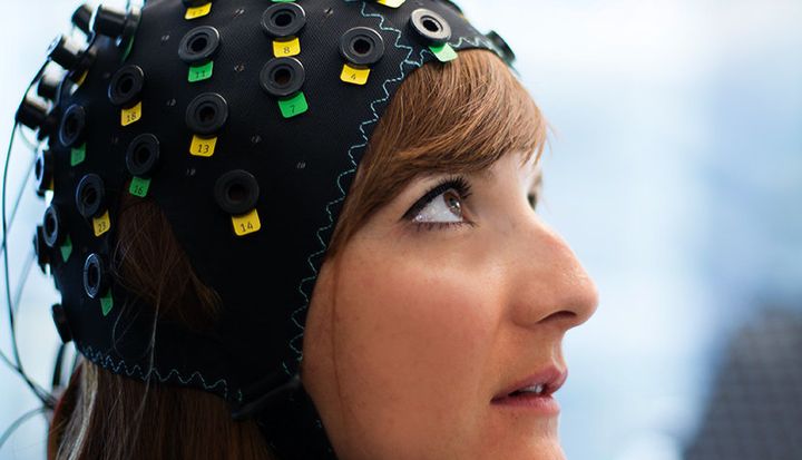 The BCI technique in the study used near-infrared spectroscopy (NIRS) combined with electroencephalography (EEG) to measure blood oxygenation and electrical activity in the brain.