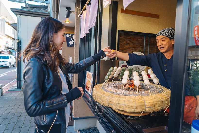 <a rel="nofollow" href="https://www.thetravelpockets.com/new-blog/narita-temple-japan" target="_blank">I COULDN'T DECIDE