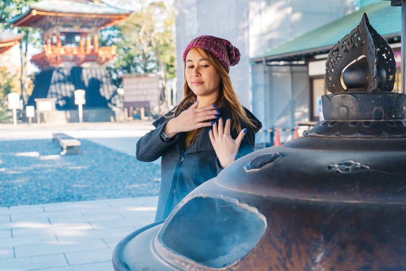 <a rel="nofollow" href="https://www.thetravelpockets.com/new-blog/narita-temple-japan" target="_blank">WAVING THE SMOKE TOWAR
